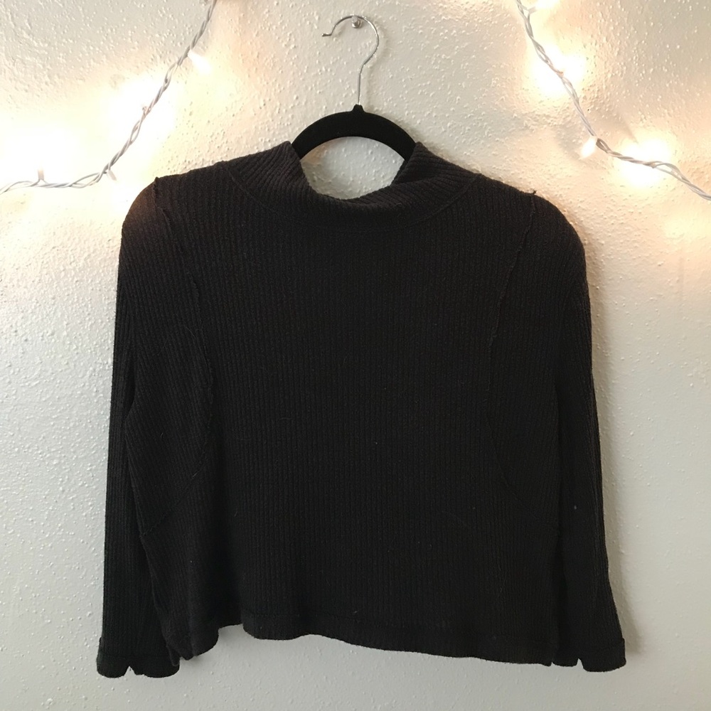 ✨SOLD✨ Ribbed Crop Mock Turtle - Picture 5 of 6